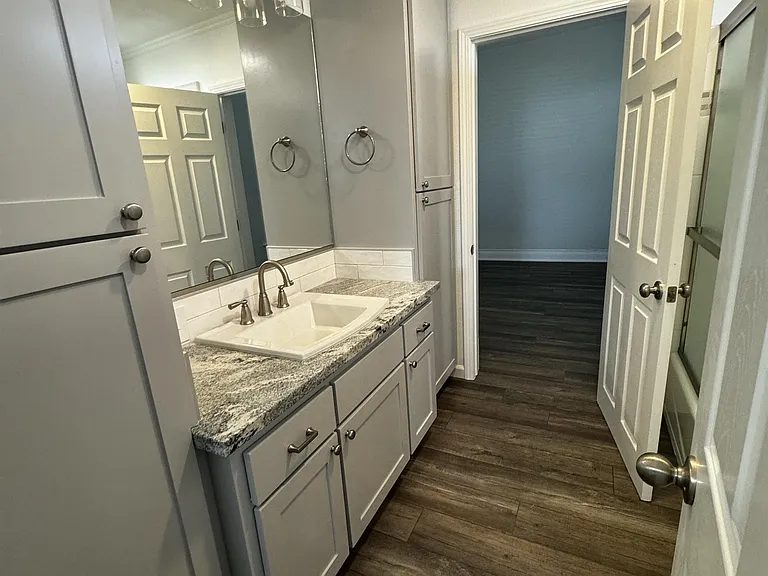 1212 N Irwin St — Photo 13
