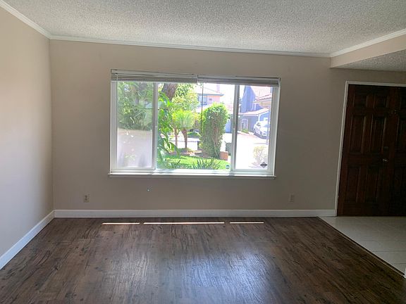 livingroom facing street