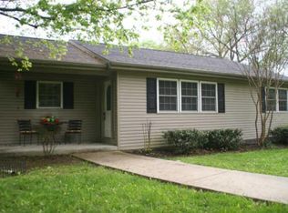 405 Country Club Ln, Hopkinsville, KY 42240