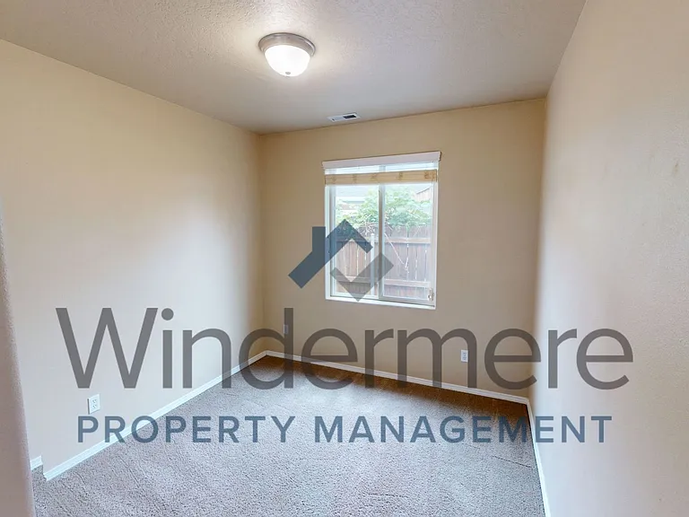 212 SW Doans Ave — Photo 6