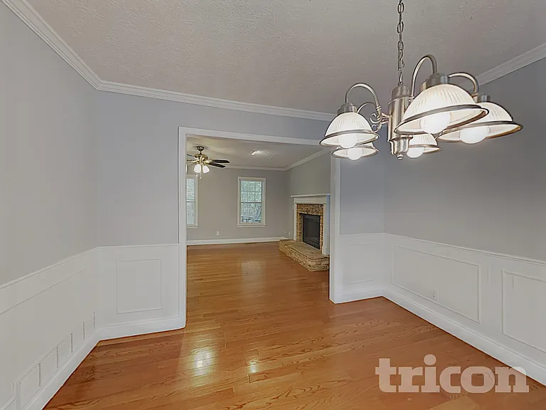 152 Hartwood Dr — Photo 6
