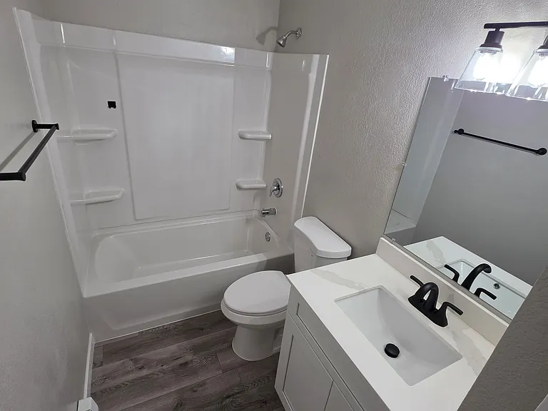 1148 Santa Clara Ave #C — Photo 2