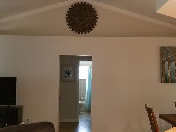 4th image of 454 Bright Hill Ave