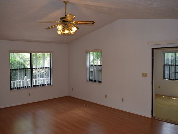 3rd image of 333 Gawain Ct