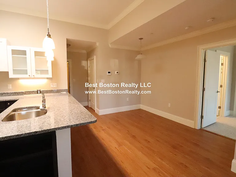286 Main St #206 — Photo 3