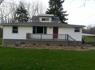 3703 Johnson Rd, Barberton, OH 44203