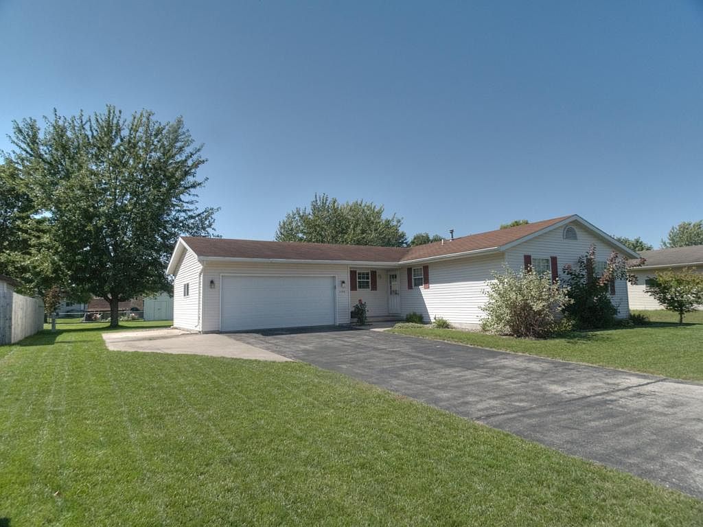 3108 S Locust Ave, Holmen, WI 54636 Zillow