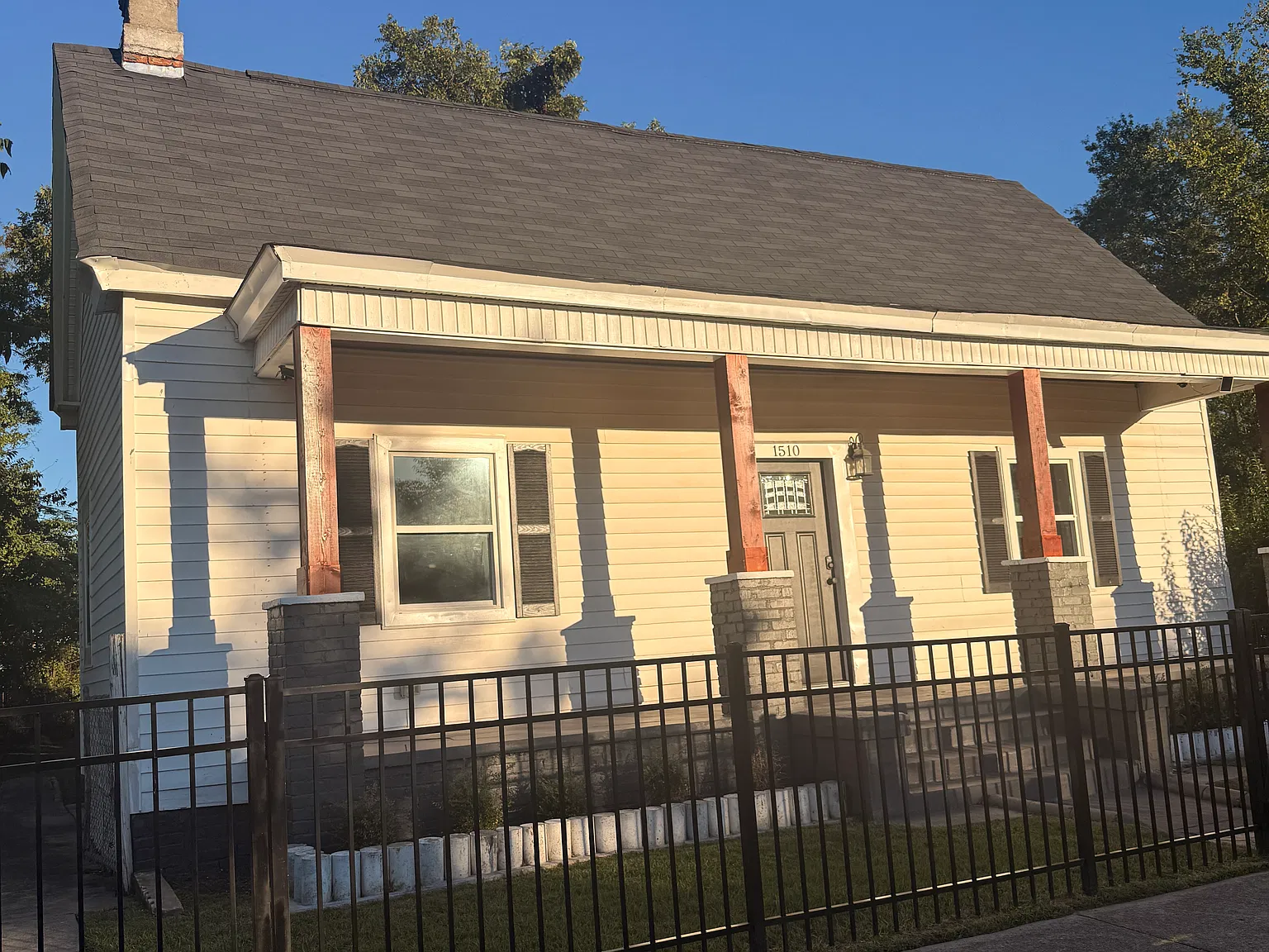 3 bed, 1345 sqft, $1,350 — Photo 1