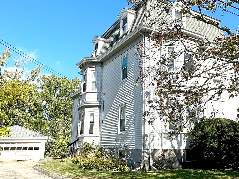 184 Ash St — Photo 9