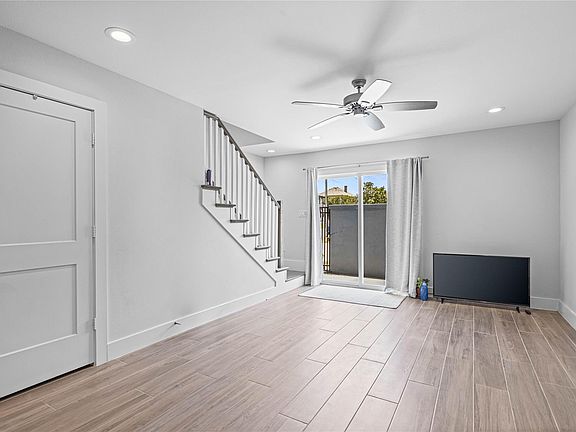 4th image of 525 11th St