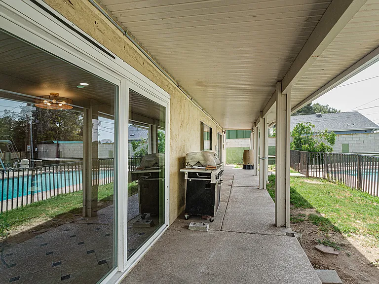 482 Minot Ave — Photo 30