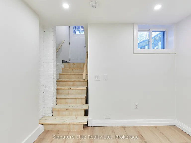 927 Kingston Rd #LOWER — Photo 3