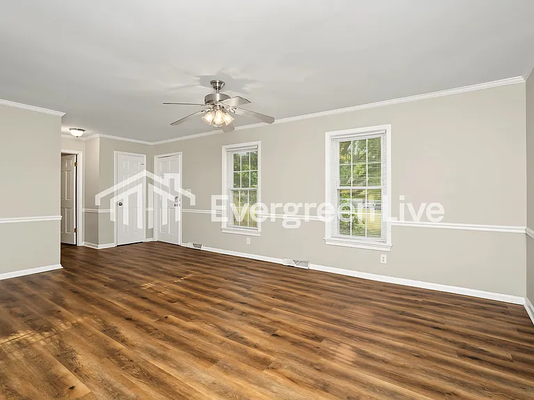 2748 Knob Hill Dr — Photo 7
