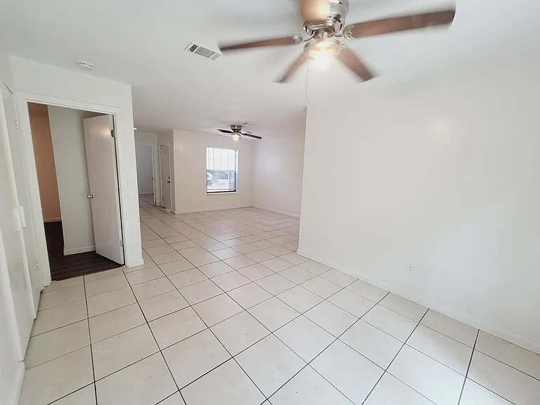 3209 Hester Dr — Photo 3