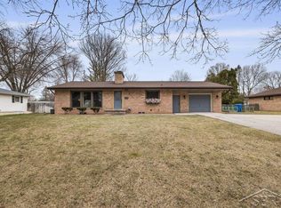 2011 Hillgrove Pkwy, Midland, MI 48642