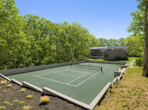 1694 Millstone Rd, Sag Harbor, NY 11963