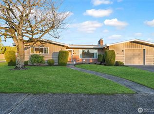 1077 Garfield St, Enumclaw, WA 98022