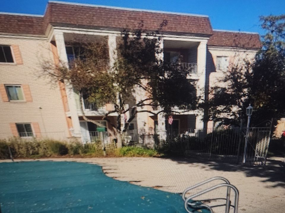 1st floor unit with terrace