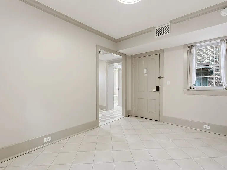 124 E McDonough St — Photo 15