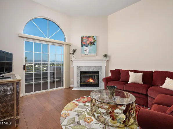 2713 Antonio Dr Unit 302, Camarillo, CA 93010