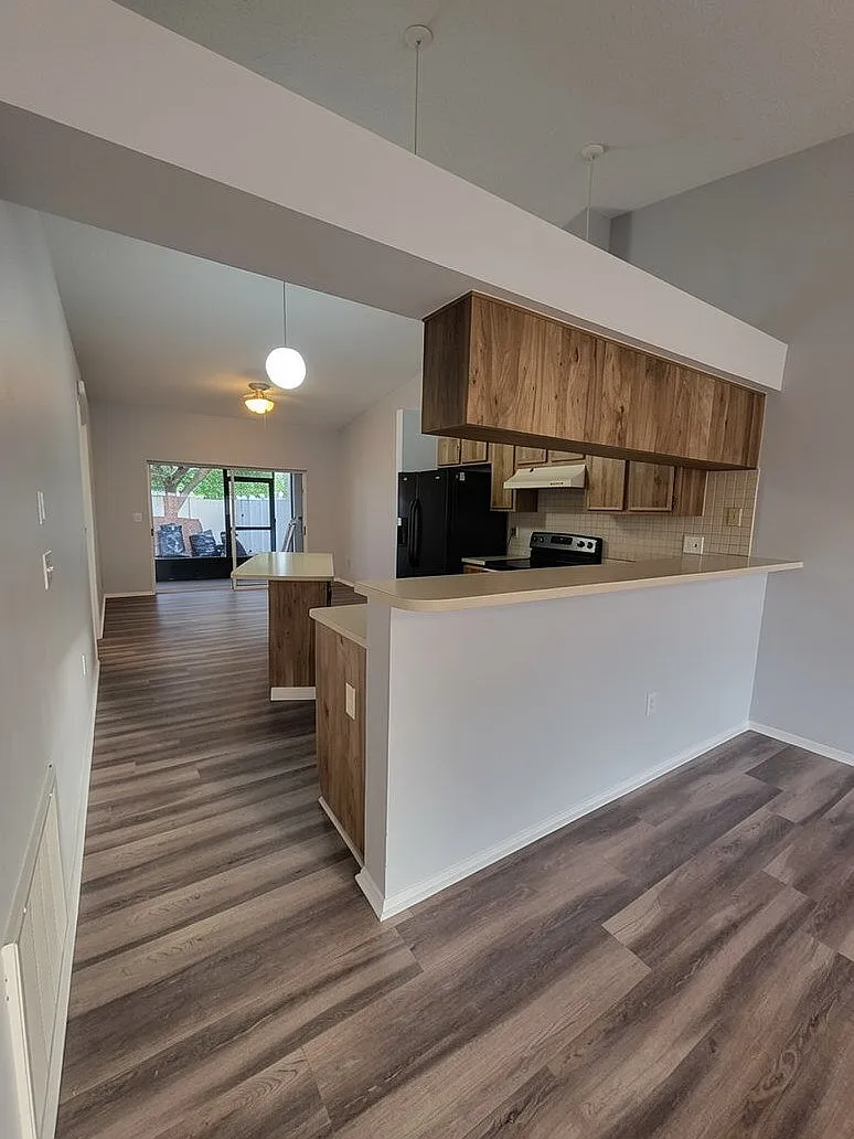 2 bed, 2.0 bath, 1111 sqft, $1,800 — Photo 4