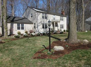 9357 Mapletree Dr, Plymouth, MI 48170