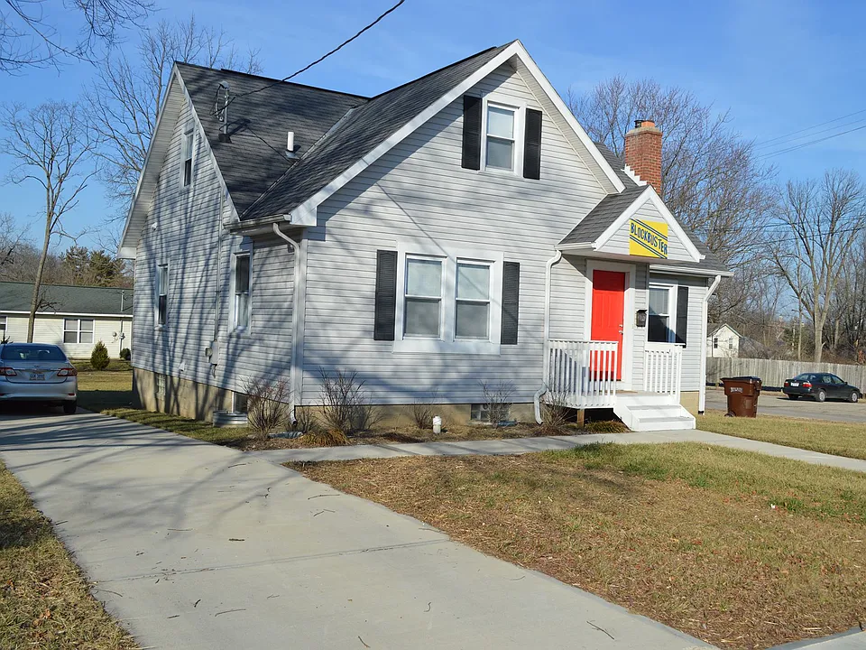 100 W Central Ave