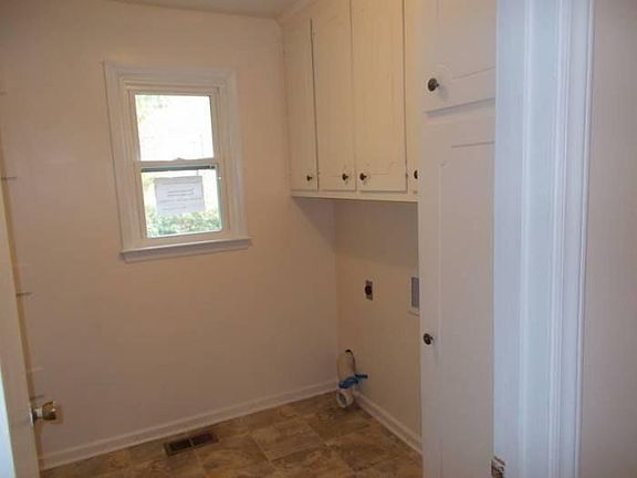 3rd image of 3726 American Dr
