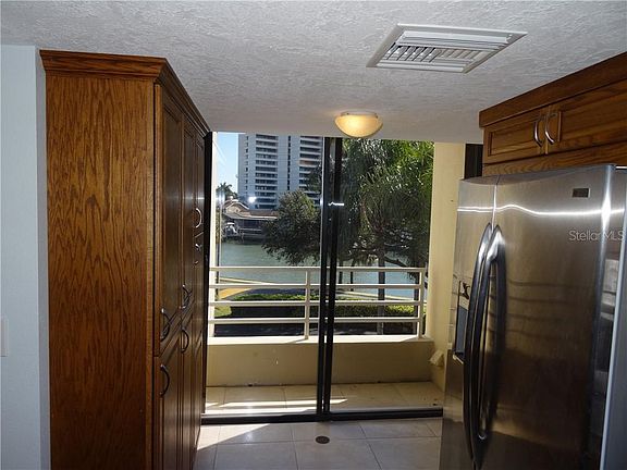 3rd image of 2785 Kipps Colony Dr S APT 202