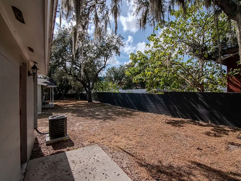 104 Karde Ln #B — Photo 10
