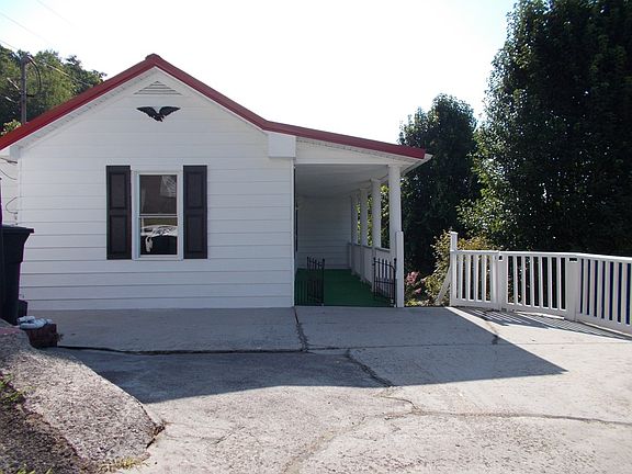 2nd image of 107 Poplar St