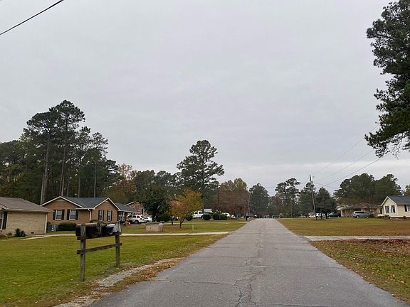 4th image of 145 Elizabeth Dr
