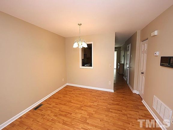4th image of 104 McGregor Dr #104