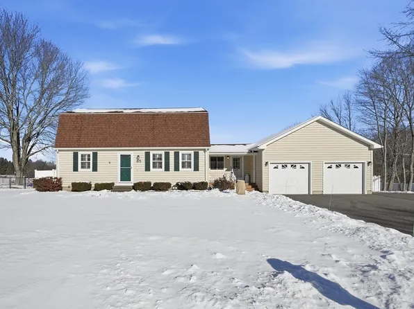 85 Red Fox Dr, Feeding Hills, MA 01030