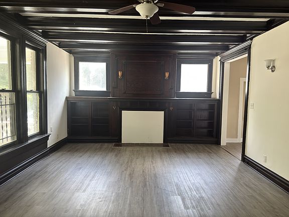 2nd image of 157 Stonewall St #2