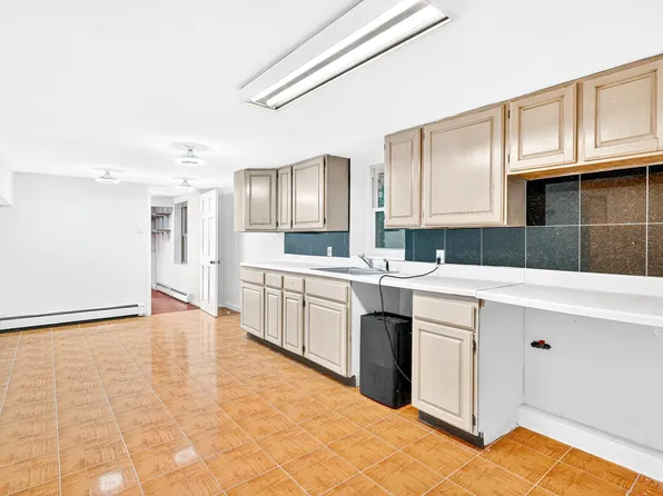 6015 Independence Avenue image 61 of 85