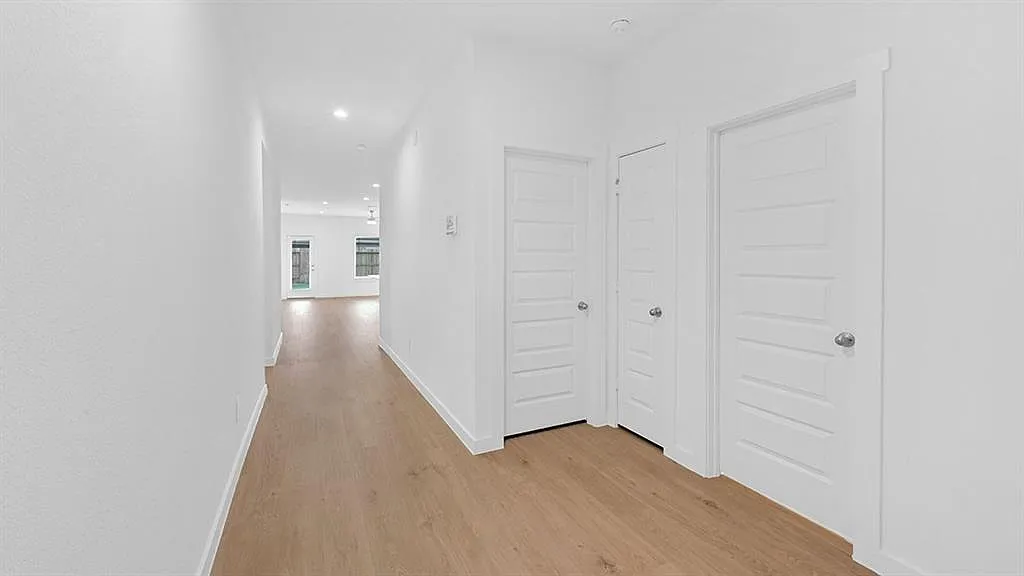 4 bed, 1831 sqft, $2,350 — Photo 1