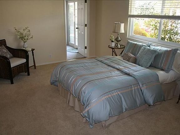 2nd image of 1012 Lily Ln