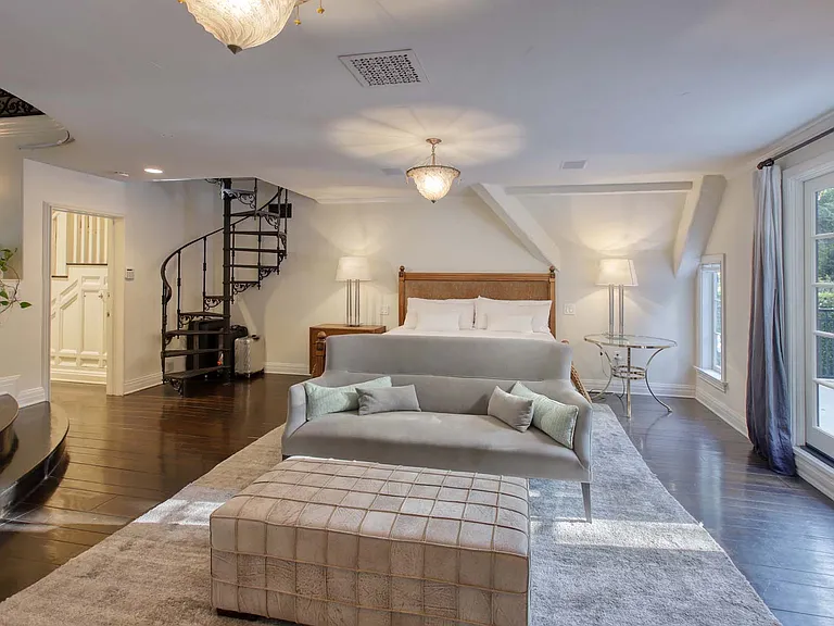 2050 Laurel Canyon Blvd — Photo 27