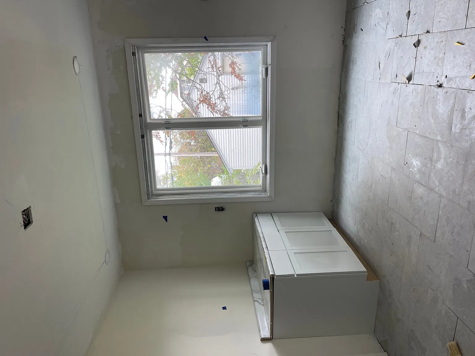 4 bed, 1.5 bath, 944 sqft, $1,950 — Photo 2