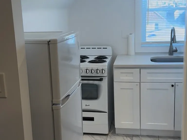 52 Sherwood Ave #3 — Photo 4