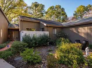 4 Wellesley Pl, Chapel Hill, NC 27517