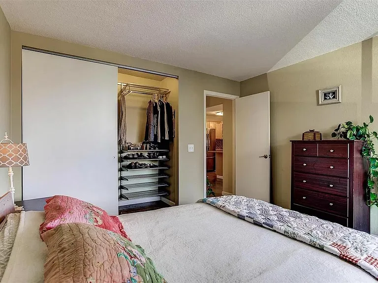 909 N Logan St #4I — Photo 11