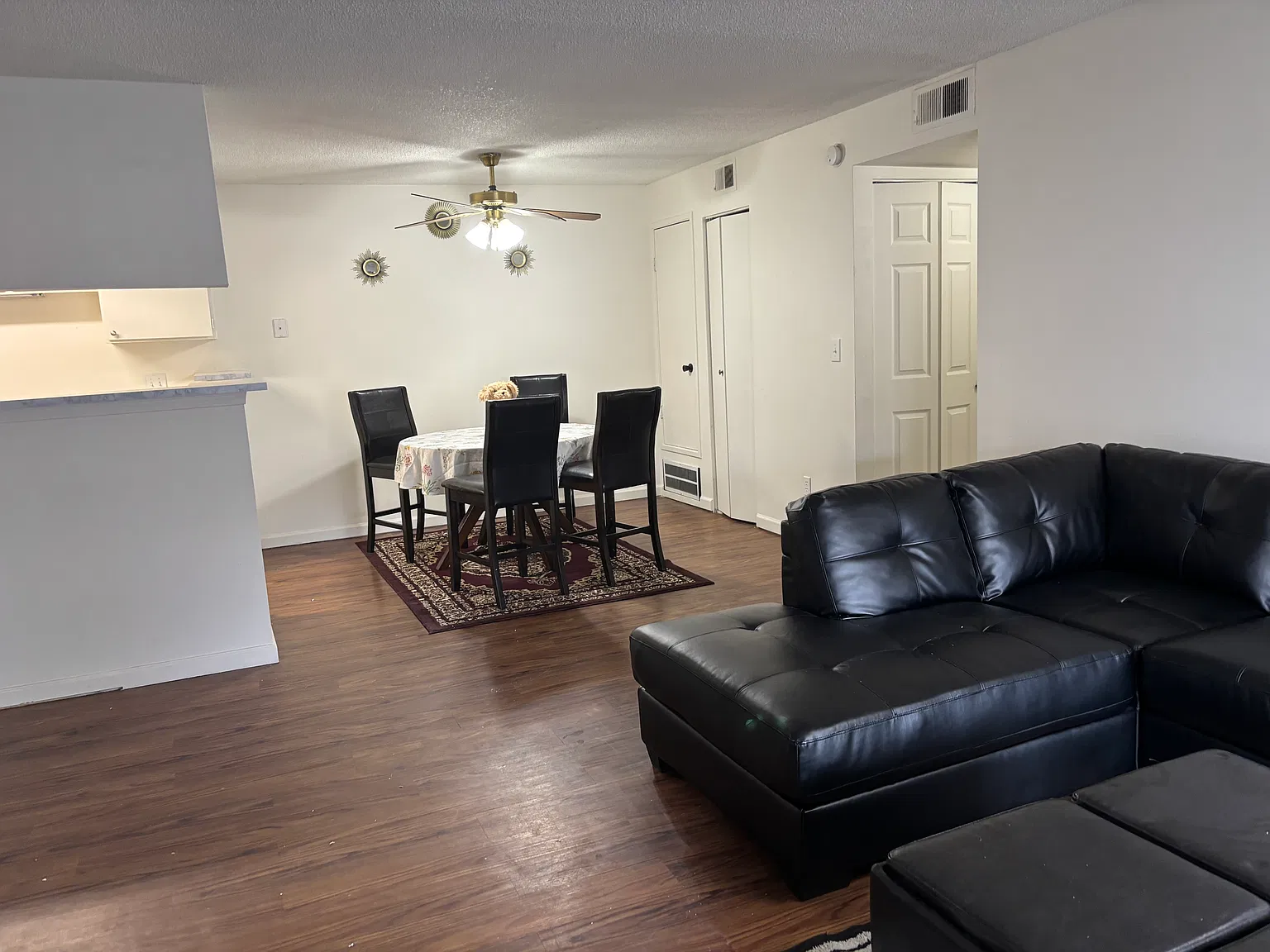 3 bed, 1177 sqft, $2,995 — Photo 4