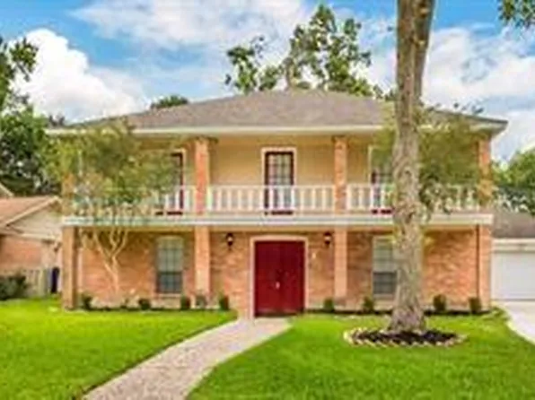 241 Saint Cloud Dr, Friendswood, TX 77546