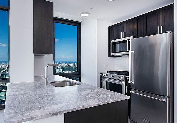 4th image of 21 W End Ave APT 2115