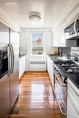 Sold by Sotheby's International Realty | media 7
