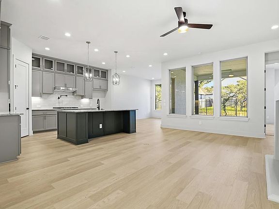 Gallatin B family room