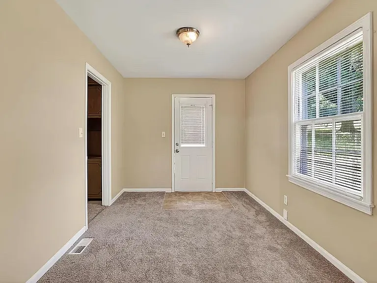 516 Argonne Dr — Photo 6