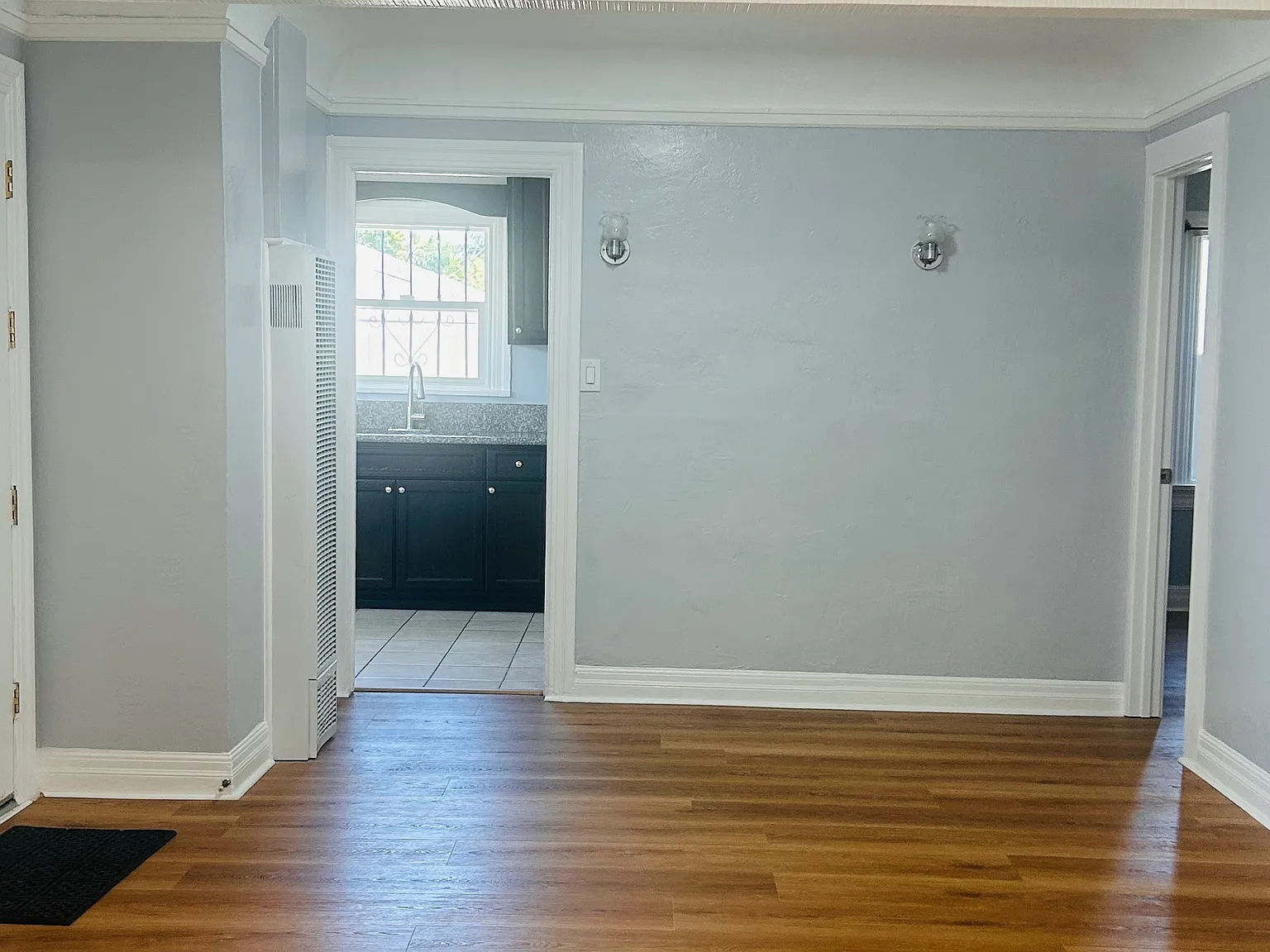 2 bed, 854 sqft, $3,000 — Photo 3